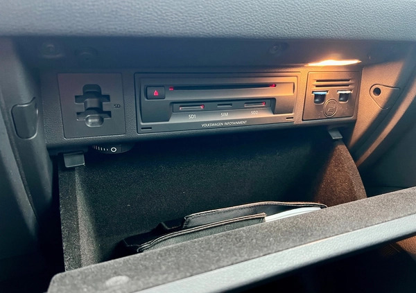 Volkswagen Golf Sportsvan cena 63800 przebieg: 104000, rok produkcji 2015 z Łobez małe 596
